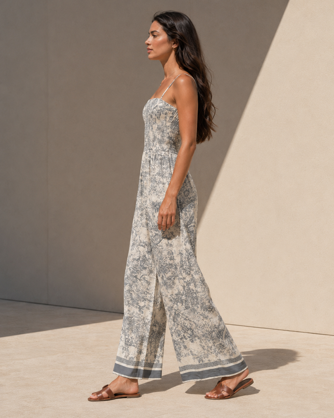 Mono elegante coral